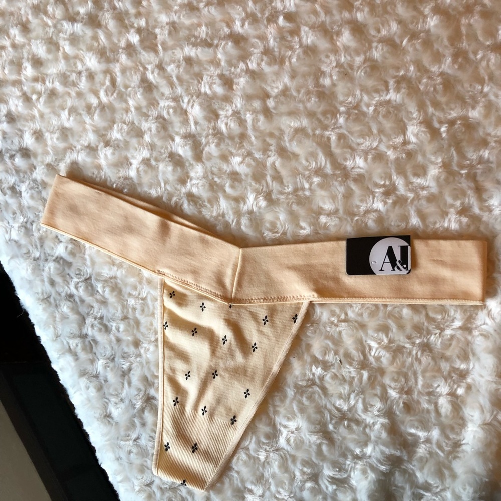 TENDER PEACH THONG PANTY